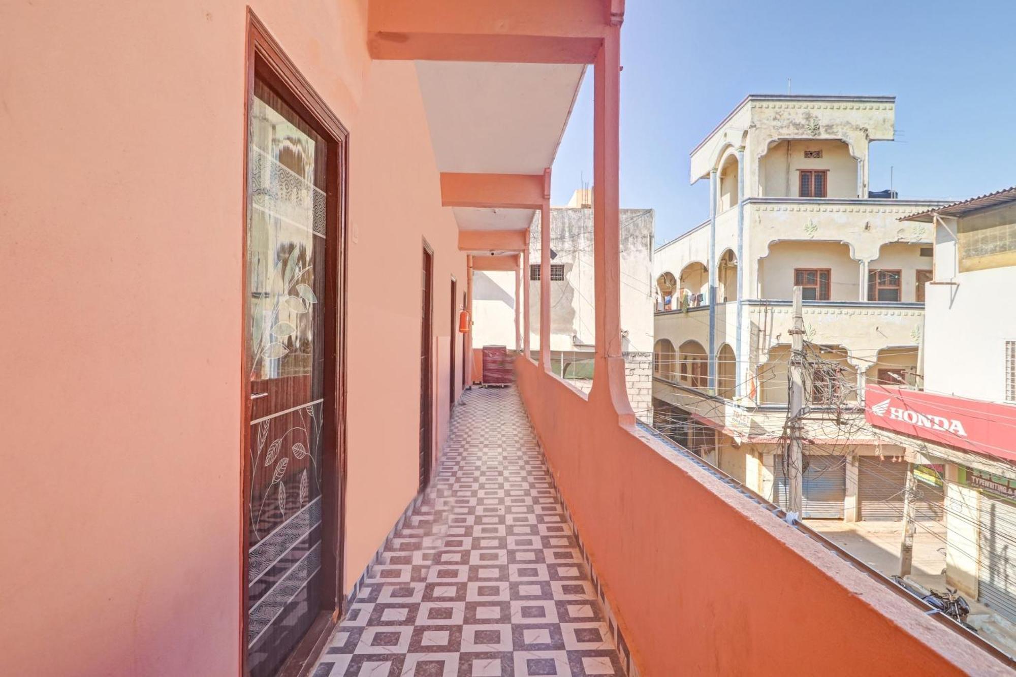 Oyo Flagship 81051 Sri Sai Manikanta Otel Haydarabad Dış mekan fotoğraf